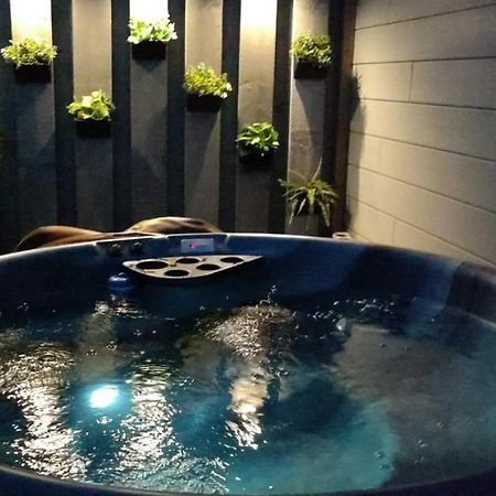 מסיק Maas Chalet Aldeneik מראה חיצוני תמונה