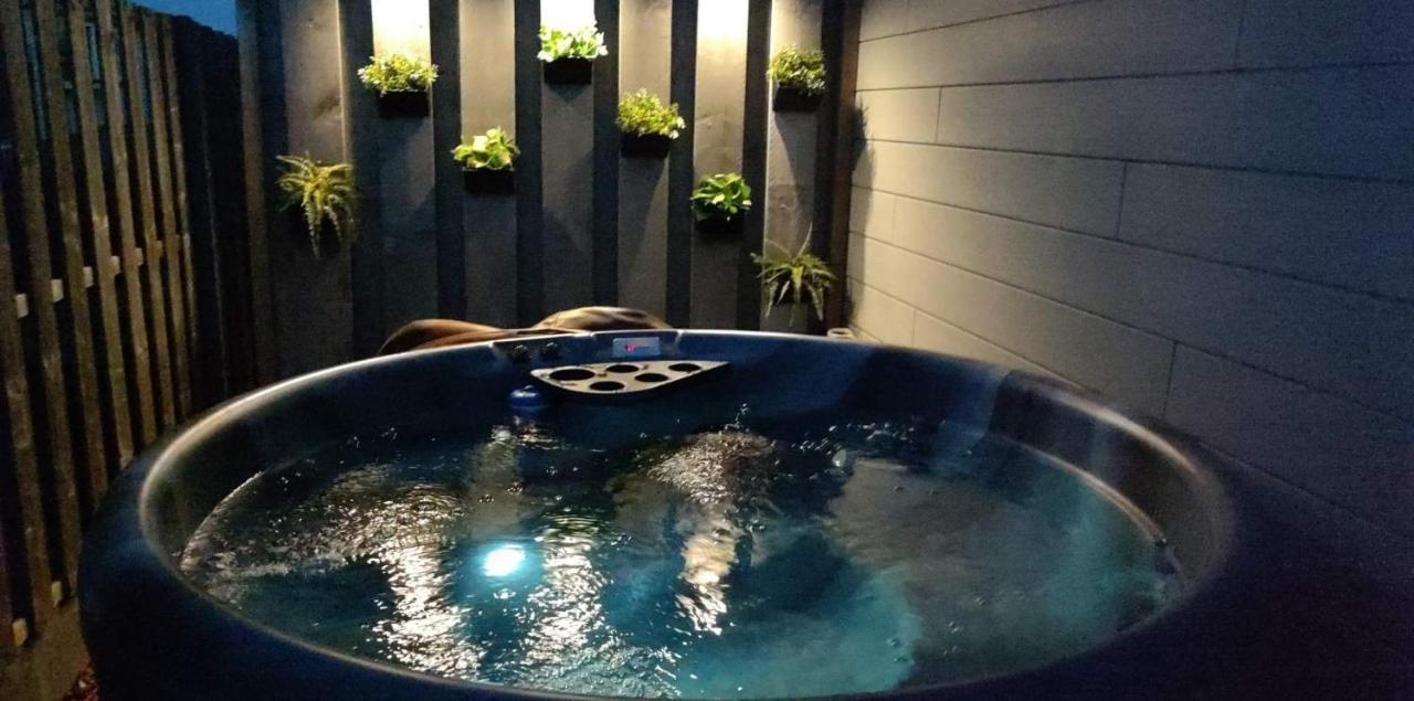 מסיק Maas Chalet Aldeneik מראה חיצוני תמונה